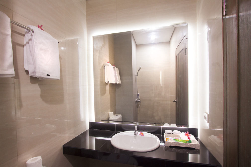 Zen Rooms Seminyak Kayu Jati Εξωτερικό φωτογραφία