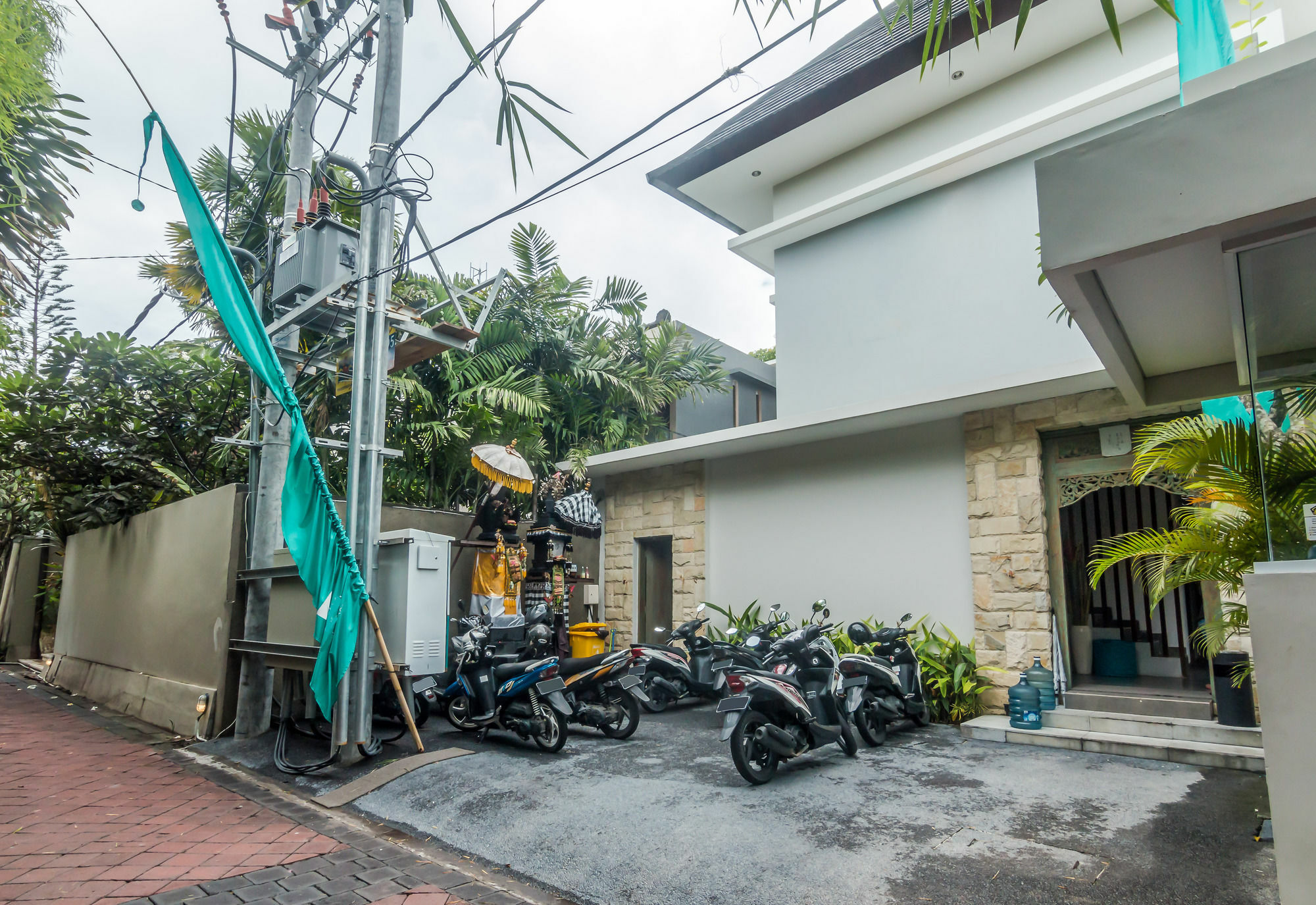 Zen Rooms Seminyak Kayu Jati Εξωτερικό φωτογραφία